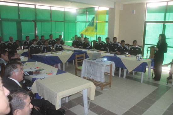 El curso arranc ayer con una clase terica en la Villa Bolivariana.