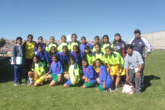 La seleccin chuquisaquea de ftbol femenino que intervendr desde este jueves en el Campeonato Nacional que se desarrollar en Cochabamba.