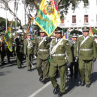 DESFILE. Las unidades del verde olivo rindieron ayer su homenaje a la Polica Boliviana.