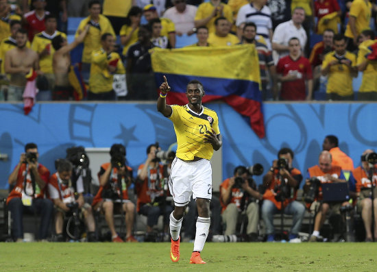 El delantero Jackson Martnez anot dos goles para el triunfo de Colombia sobre Japn.