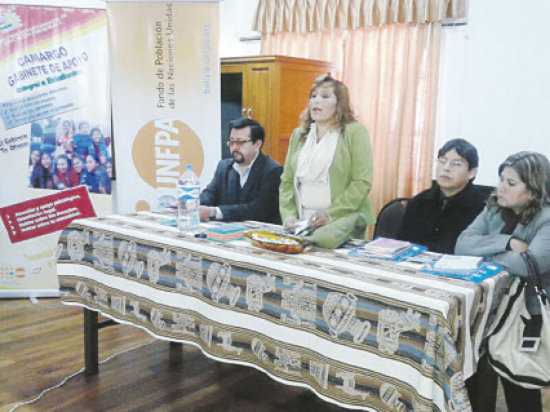 CIERRE. El acto realizado ayer, con representantes del UNFPA y la Direccin Departamental.