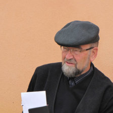 DEDICACIN. El padre Otto Straus trabaj 45 aos como sacerdote en los Cintis.