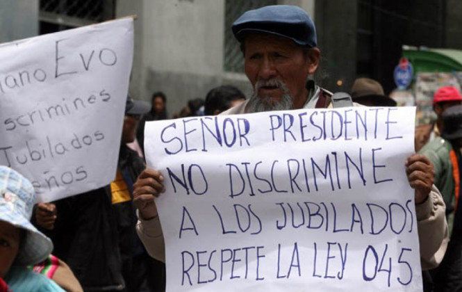 PROTESTA. Los jubilados demandan el beneficio del doble aguinaldo.