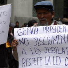 PROTESTA. Los jubilados demandan el beneficio del doble aguinaldo.