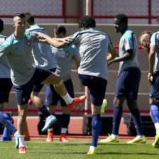 La estrella portuguesa Ronaldo intentar dar a su equipo uno de los resultados ms esperados y difciles: Pasar a los octavos de final.