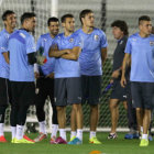 Jugadores de Uruguay participan en un entrenamiento en el estadio Sao Janurio de Ro de Janeiro.