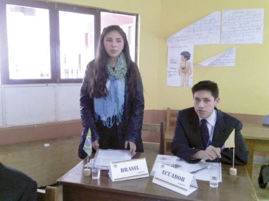 REPRESENTACIN. Alumnos en una mesa de discusin del Boldtmun.