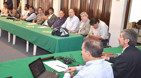 Los representantes de FABOL comenzaron a reunirse con los jugadores de diferentes clubes.