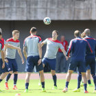 Jugadores de Estados Unidos se entrenan para enfrentar, hoy martes, al seleccionado de Blgica por un pase a los cuartos de final de la Copa Brasil 2014.