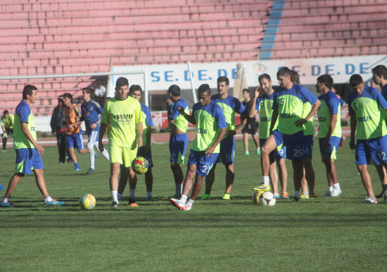 Universitario trabaj ayer en el estadio Patria, en su segunda semana de pretemporada de cara al Torneo de Invierno.