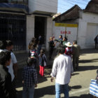 RECLAMO. El martes, los familiares de Jos y vecinos protestaron en la puerta de la discoteca.