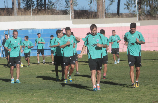 Los integrantes de Universitario cerraron su jornada de trabajo ayer, en la cancha de El Bosquecillo.