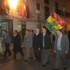 La directiva de la Asociacin durante el desfile de teas.