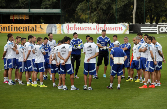 Los jugadores de Argentina participan en un entrenamiento en el complejo Cidade do Galo, en Belo Horizonte.