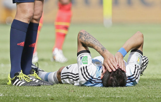 ngel Di Mara se lesion durante el partido que jugaron las selecciones de Argentina y Blgica, por los cuartos de final del Mundial de Brasil.