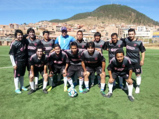 El Club Periodistas, campen del cuadrangular amistoso de ftbol.