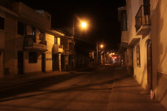 PELIGROSO. La iluminación es de baja potencia y ello es aprovechado por los antisociales.