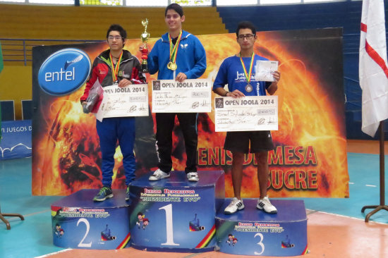 El podio de ganadores de la categoría Mayores Individual.