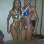 Las medallistas de oro para Sucre, Menchaca (i) y Arancibia.