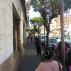 CENTRO. La avenida Hernando Siles es considerada peligrosa por las noches, los fines de semana. Hay delincuentes que frecuentan el lugar y se aprovechan de personas ebrias. abajo, la escalinata Adolfo Costa Du Rels, zona del Parque Bolívar.