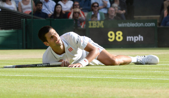 Novak Djokovic tuvo que esforzarse para vencer al suizo Roger Federer y también recuperar el primer lugar del ranking ATP