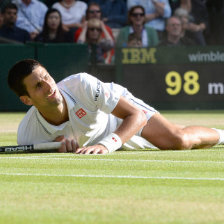 Novak Djokovic tuvo que esforzarse para vencer al suizo Roger Federer y también recuperar el primer lugar del ranking ATP