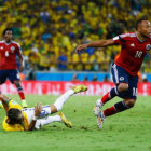 El colombiano Camilo Ziga (d) no recibi ninguna sancin por la falta que provoc la lesin del brasileo Neymar, en cuartos de final del Mundial.