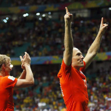 Kuyt (i) y Robben, dos hombres clave en la naranja mecnica.