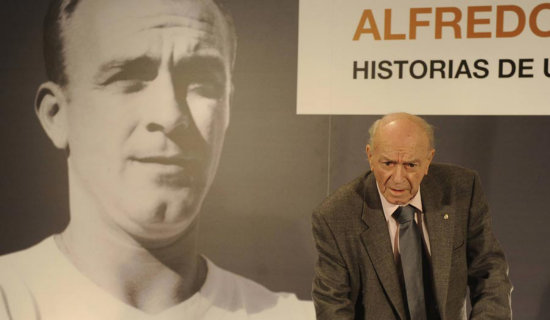 Alfredo Di Stefano est considerado, junto con Pel, Diego Maradona y Johan Cruyff, uno de los cuatro grandes del ftbol mundial.