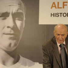 Alfredo Di Stefano est considerado, junto con Pel, Diego Maradona y Johan Cruyff, uno de los cuatro grandes del ftbol mundial.