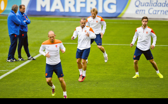 La orange en su ltima prctica, previa al partido de esta tarde frente a Argentina, por las semifinales de la Copa del Mundo Brasil 2014.