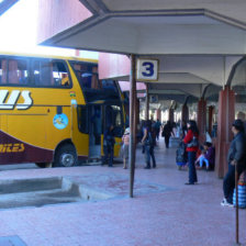 MOVIMIENTO. La salida de buses en la Terminal de Sucre.