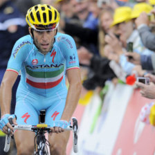 Vincenzo Nibali es el lder en solitario del Tour de Francia.