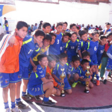 Los jugadores del Cerpi, campeones en las categoras 10 y 12 aos.