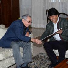 ENCUENTRO. Morales durante la reunin con su homlogo de Cuba, Ral Castro, en Brasil.