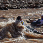 TURISMO. En las aguas del Pilcomayo los turistas que visitan Icla pueden practicar el deporte de aventura denominado tubing.