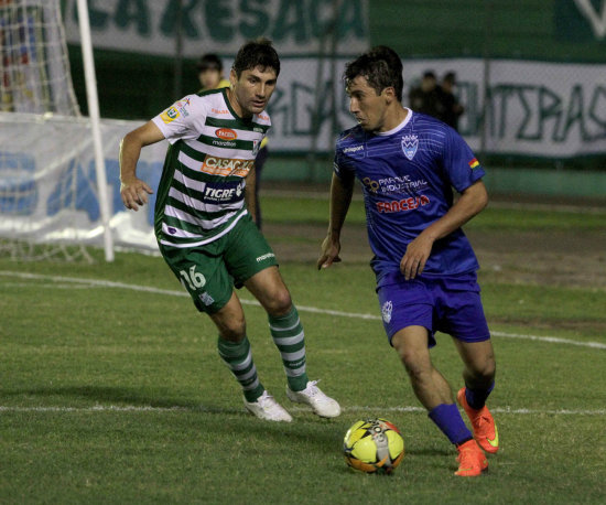 Un pasaje del partido jugado el viernes en el Tahuichi Aguilera.