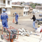 SERVICIO. La empresa local de agua potable realiza conexiones domiciliarias a diario.