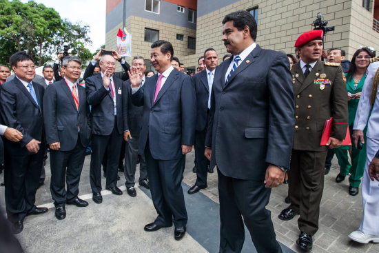 ALIADOS. Nicols Maduro y su colega chino Xi Jinping, ayer en Caracas.