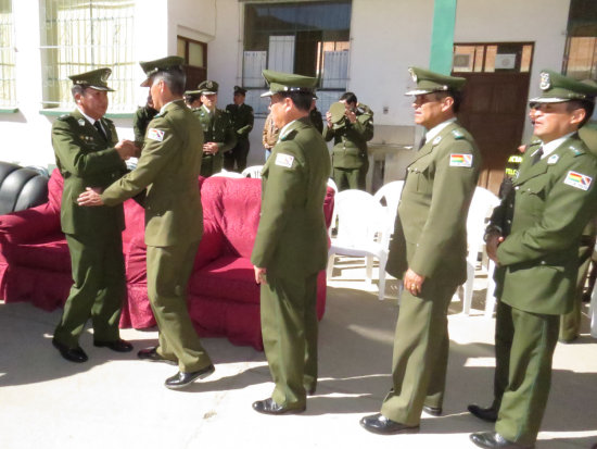 RELEVO. El Comando General de la Polica orden el cambio de un nuevo comandante en Chuquisaca, que ayer tom el mando.