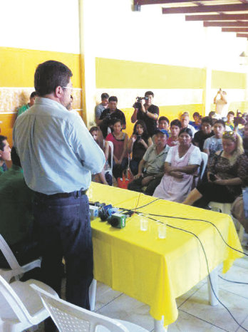 ELECCIONES. El binomio Samuel Doria Medina y Ernesto Surez en el Chapare, ayer.