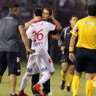 Los paraguayos celebran uno de los dos goles.