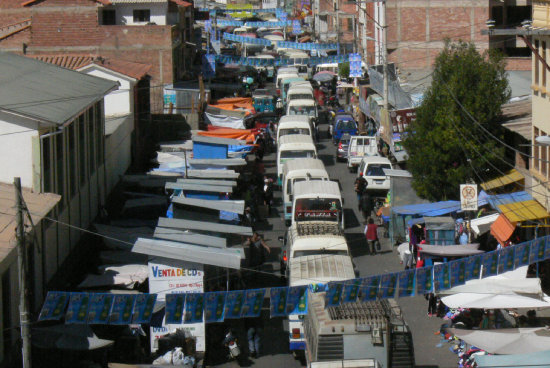 MICROS: Congestionan el trfico vehicular.