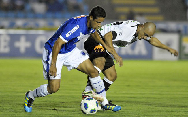 Un pasaje del partido jugado entre Cruzeiro y Figueirense.