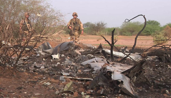 SINIESTRO. Los restos del vuelo de Algrie.