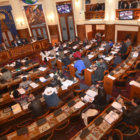 ASAMBLEA. Los diputados tomaron su decisin tras nueve horas de debate.