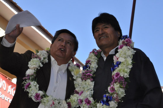 INAUGURACIN. El presidente y candidato oficialista del MAS, Evo Morales, y el alcalde Moiss Torres.