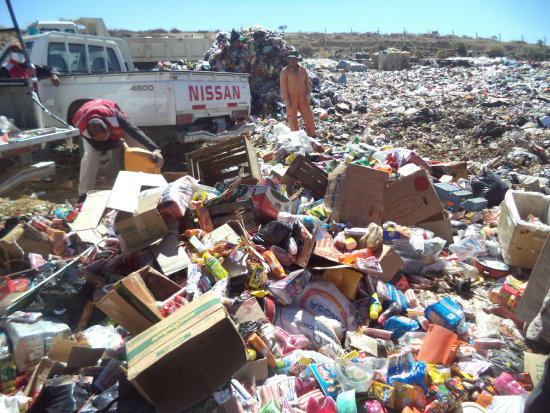 DESTRUCCIN. Los productos decomisados fueron trasladados al botadero de Lechuguillas