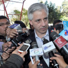 CONFERENCIA. El presidente en ejercicio, lvaro Garca Linera, ayer, despus de un acto pblico en Cochabamba.