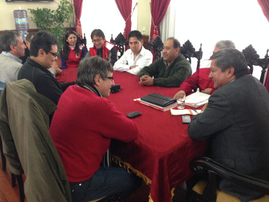 La reunin entre el dirigente internacional de squash y las autoridades municipales, ayer, en la Alcalda.